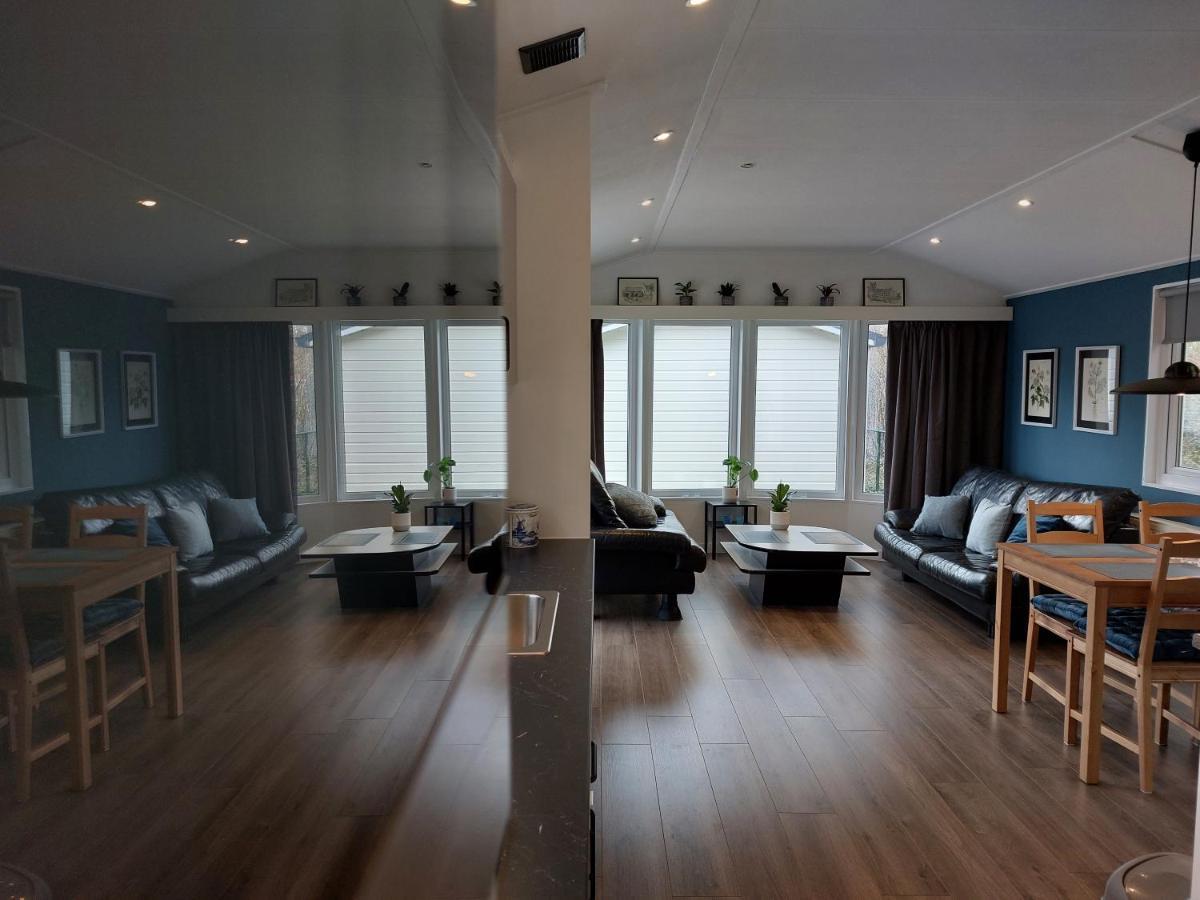 Modern En Chic Chalet Tot 4 Personen Op De Veluwe Recreatiepark De Oude Driest Putten Dış mekan fotoğraf